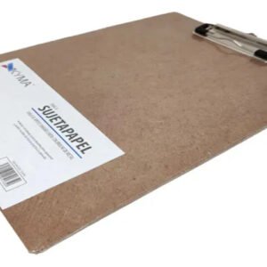 Sujeta papel de madera marca kima tamaño oficio con broche de metal.